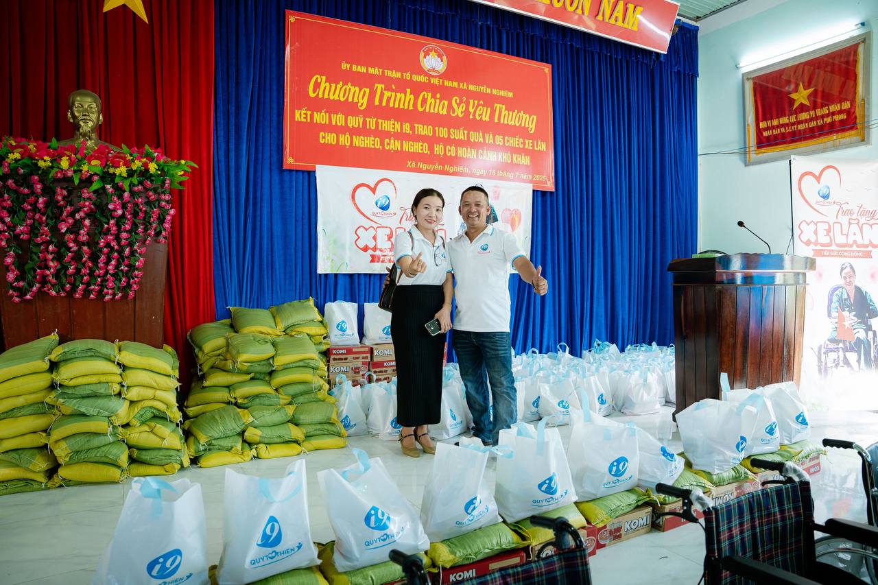 Biểu tượng giấy tờ và dấu kiểm tra